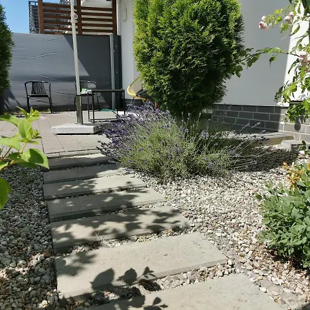 Sunny Garden 아파트