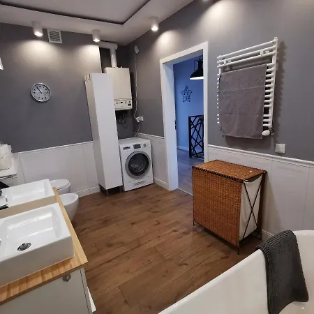 Sunny Garden Apartment *